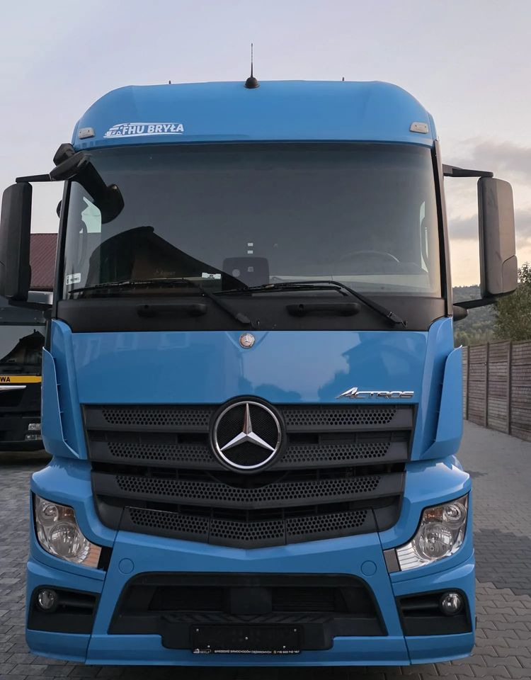 Mercedes-Benz ACTROS 1833 / FIRANKA/ WINDA / 22PALETY / 8760 ŁADOWNOŚĆ / AUTOMAT / DUŻY SILNIK / SYPIALKA / - Тентованный грузовик: фото 3 Mercedes-Benz ACTROS 1833 / FIRANKA/ WINDA / 22PALETY / 8760 ŁADOWNOŚĆ / AUTOMAT / DUŻY SILNIK / SYPIALKA / - Тентованный грузовик: фото 3