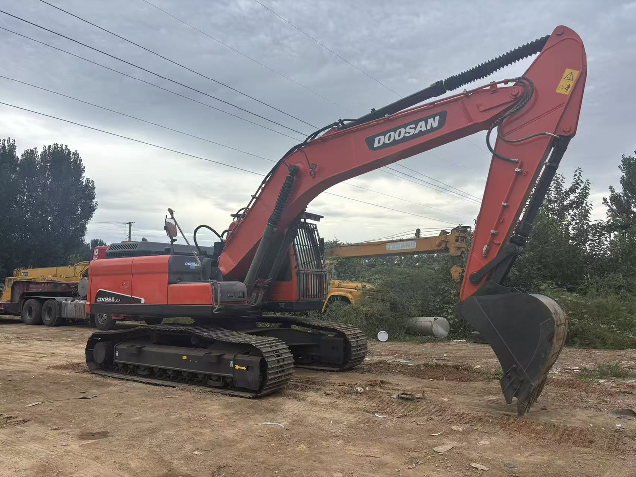 DOOSAN DX225LCA - Гусеничный экскаватор: фото 2 DOOSAN DX225LCA - Гусеничный экскаватор: фото 2