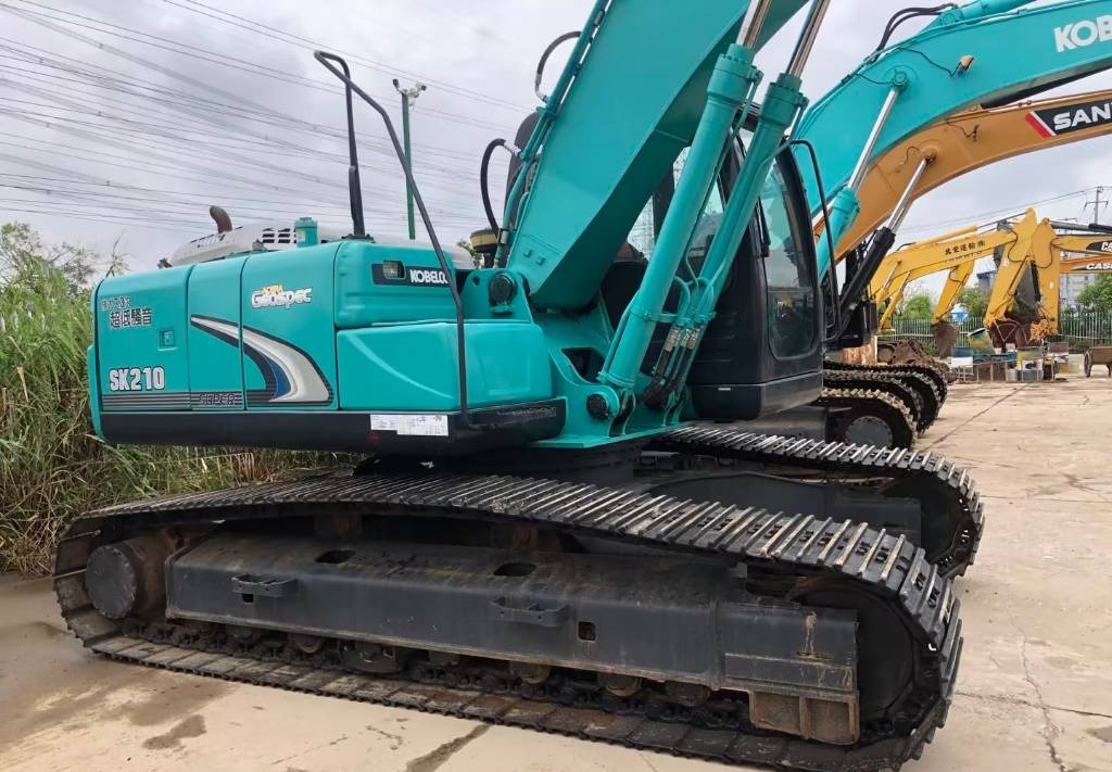 Kobelco SK 210-8 - Гусеничный экскаватор: фото 4 Kobelco SK 210-8 - Гусеничный экскаватор: фото 4