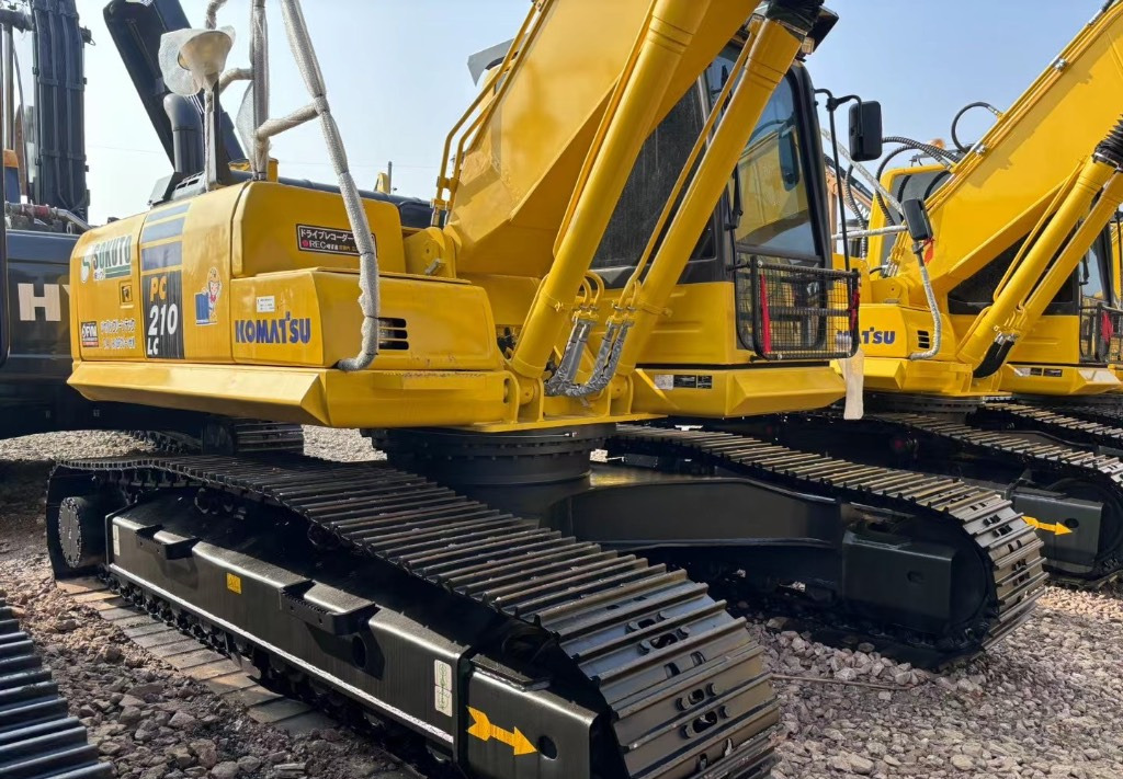 Komatsu PC 210 LC-8 - Гусеничный экскаватор: фото 2 Komatsu PC 210 LC-8 - Гусеничный экскаватор: фото 2