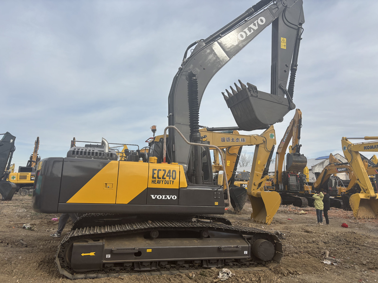 Volvo EC 240 - Гусеничный экскаватор: фото 1 Volvo EC 240 - Гусеничный экскаватор: фото 1