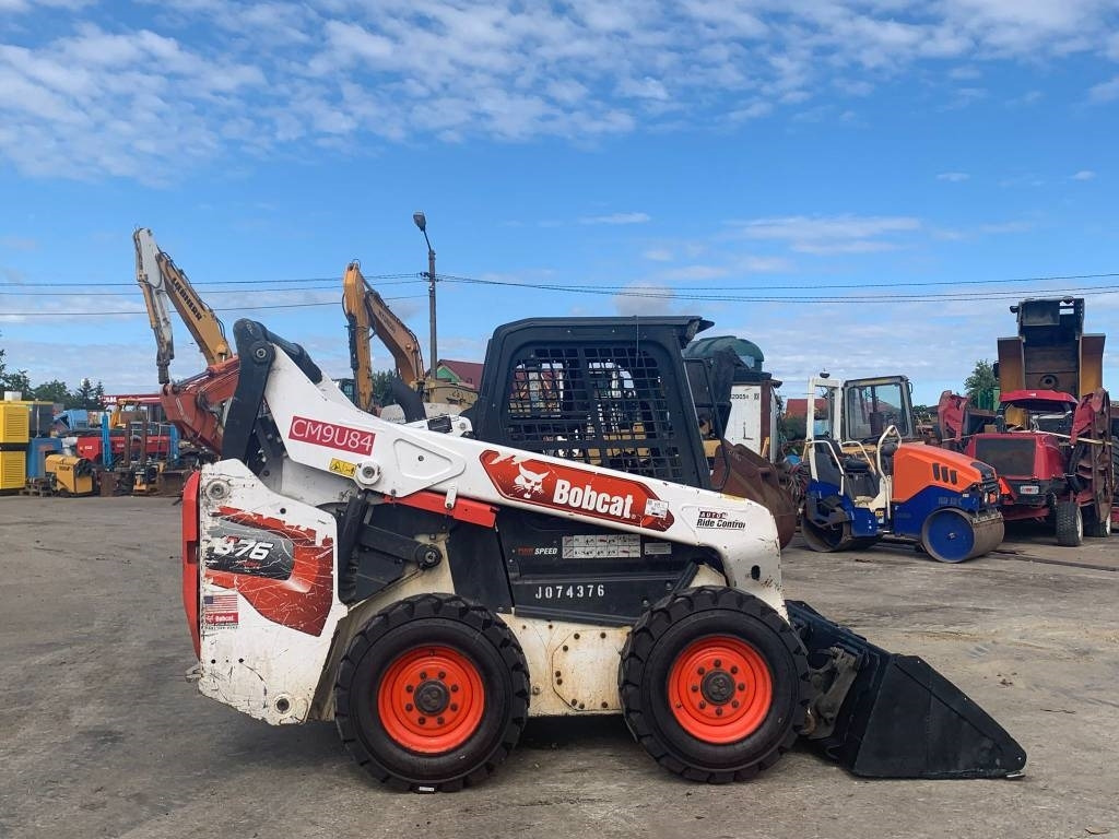 Bobcat S 76 - Мини-погрузчик с бортовым поворотом: фото 2 Bobcat S 76 - Мини-погрузчик с бортовым поворотом: фото 2