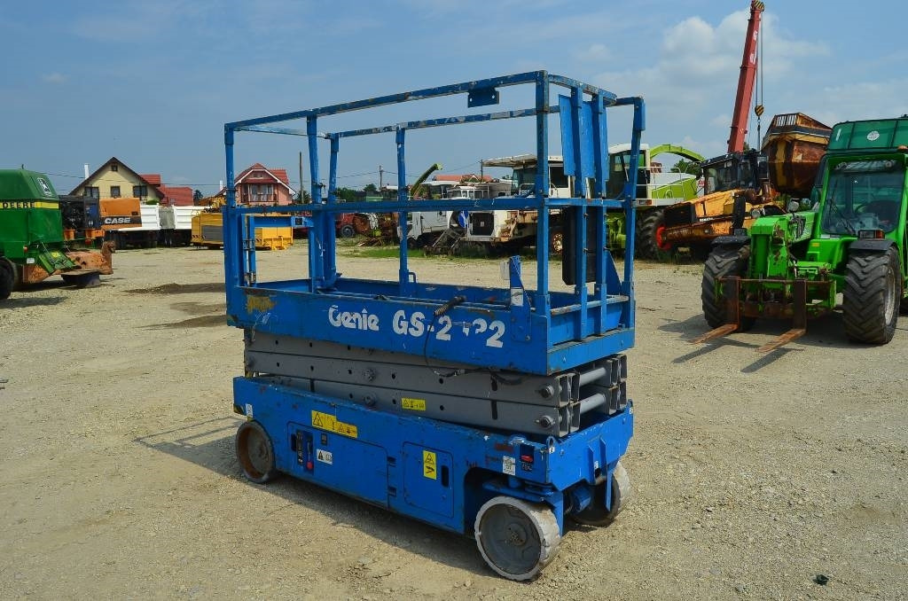 Genie GS 2032 - Ножничный подъемник: фото 4 Genie GS 2032 - Ножничный подъемник: фото 4