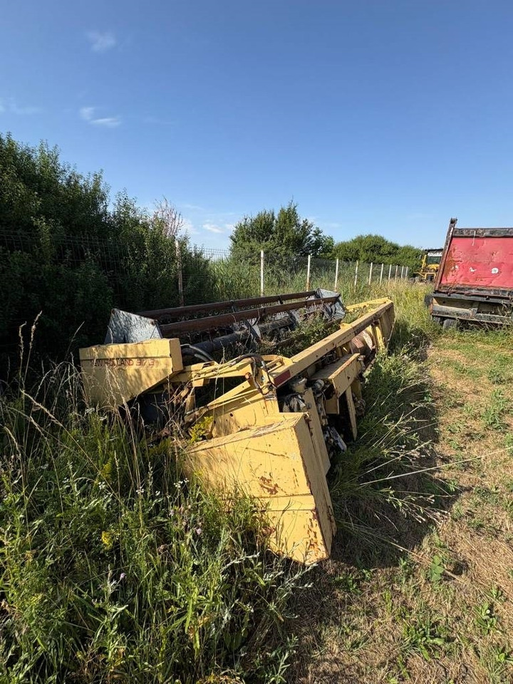 New Holland TF 44 - Зерноуборочный комбайн: фото 5 New Holland TF 44 - Зерноуборочный комбайн: фото 5