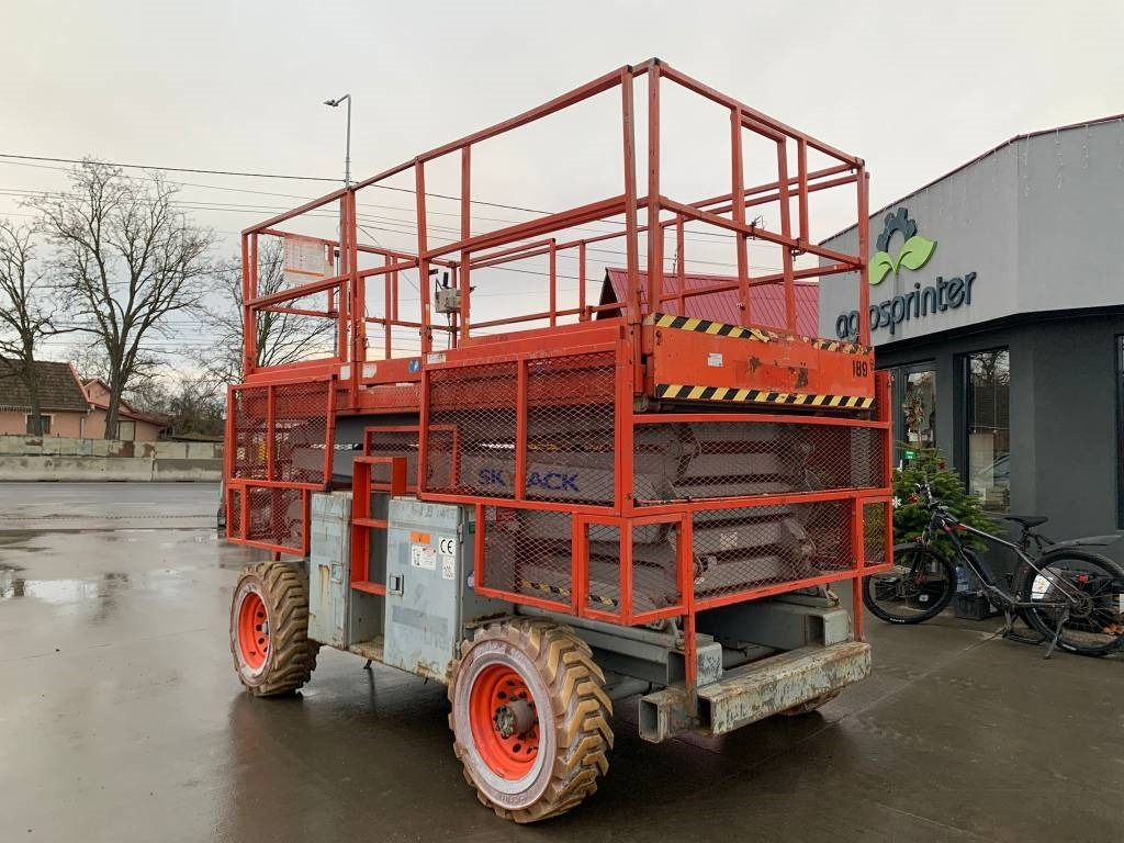 SkyJack SJ 8841 - Ножничный подъемник: фото 5 SkyJack SJ 8841 - Ножничный подъемник: фото 5