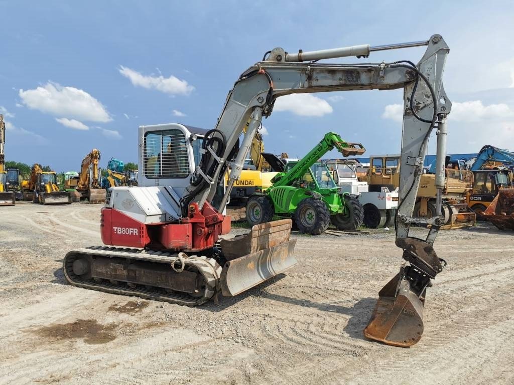 Takeuchi TB80FR - Мини-экскаватор: фото 2 Takeuchi TB80FR - Мини-экскаватор: фото 2