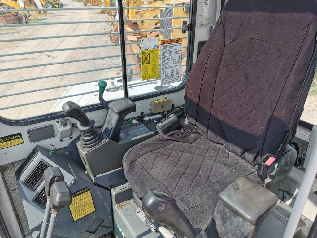Takeuchi TB80FR - Мини-экскаватор: фото 5 Takeuchi TB80FR - Мини-экскаватор: фото 5