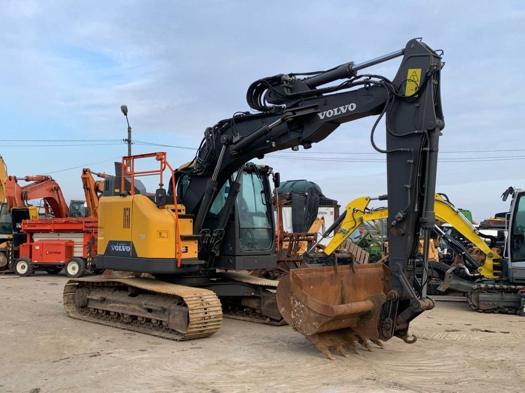 Volvo ECR145EL - Гусеничный экскаватор: фото 5 Volvo ECR145EL - Гусеничный экскаватор: фото 5