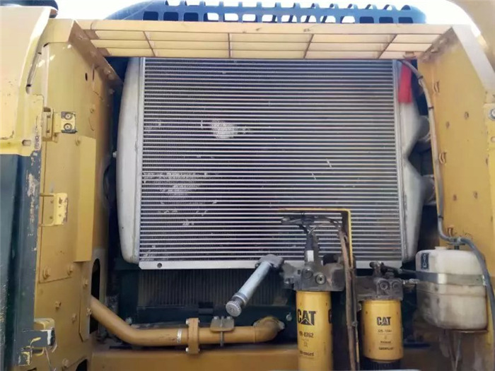 Caterpillar 324DL - Гусеничный экскаватор: фото 2 Caterpillar 324DL - Гусеничный экскаватор: фото 2