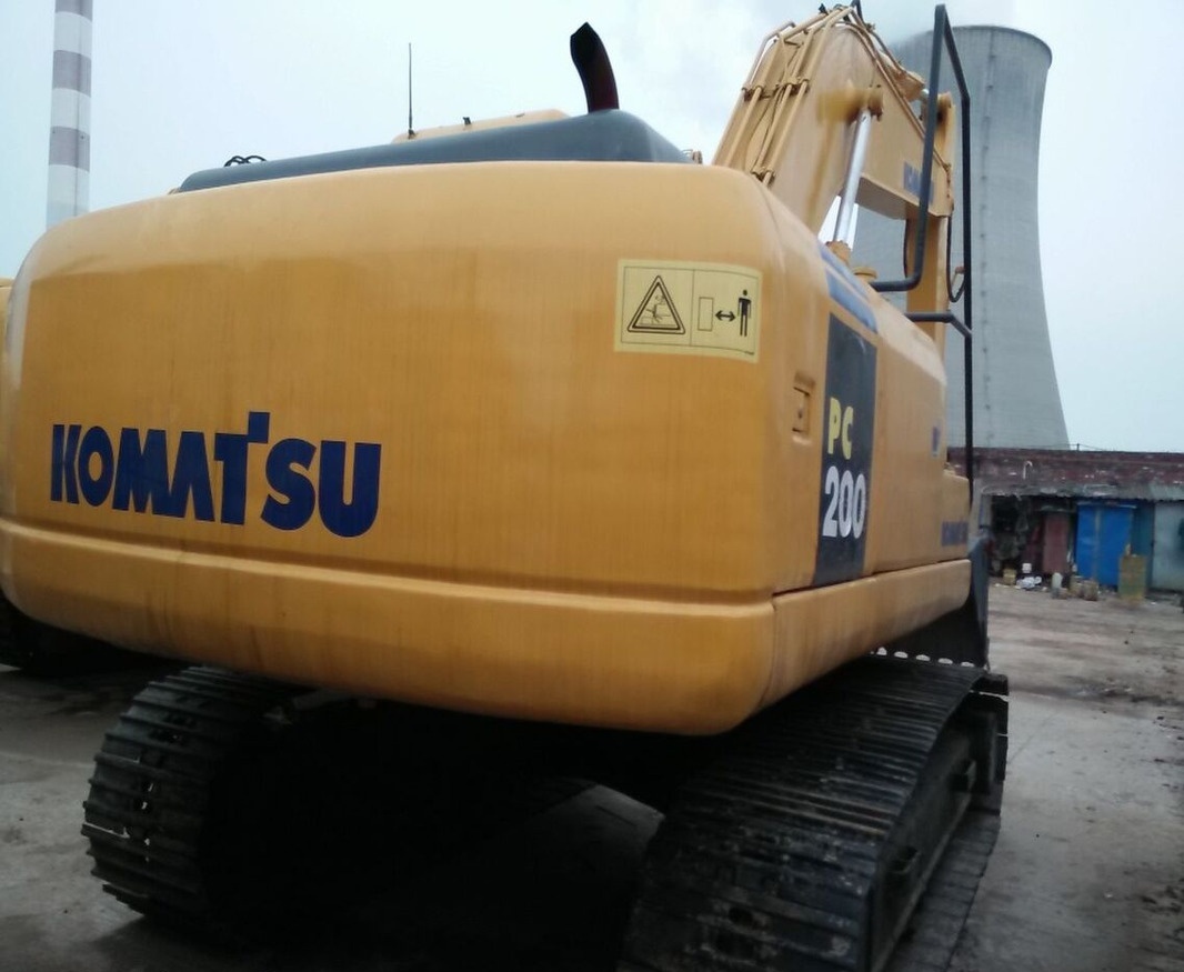 Komatsu PC200-7 - Гусеничный экскаватор: фото 1 Komatsu PC200-7 - Гусеничный экскаватор: фото 1