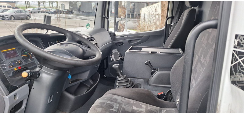 Грузовик с закрытым кузовом Mercedes-Benz 1222 Atego Koffer mit LBW Klima: фото 7 Грузовик с закрытым кузовом Mercedes-Benz 1222 Atego Koffer mit LBW Klima: фото 7