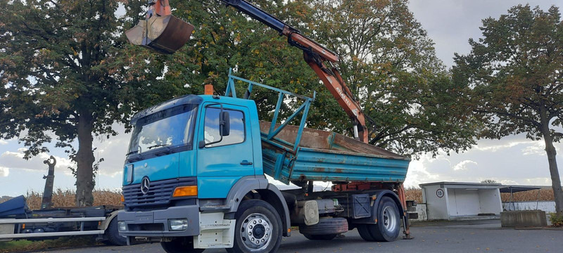 Mercedes-Benz 1828K 4x2 Kipper KRAN+Funk/Greifer - Самосвал, Автоманипулятор: фото 1 Mercedes-Benz 1828K 4x2 Kipper KRAN+Funk/Greifer - Самосвал, Автоманипулятор: фото 1