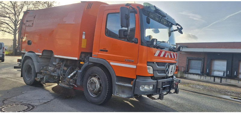 Mercedes-Benz Atego 1524 2 6-Zyl. 4x2 - Подметально-уборочная машина: фото 3 Mercedes-Benz Atego 1524 2 6-Zyl. 4x2 - Подметально-уборочная машина: фото 3