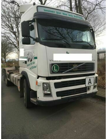 Volvo FH12-420 G.Haus 2xBett Klima Schaltgetriebe Reta - Крюковой мультилифт: фото 2 Volvo FH12-420 G.Haus 2xBett Klima Schaltgetriebe Reta - Крюковой мультилифт: фото 2