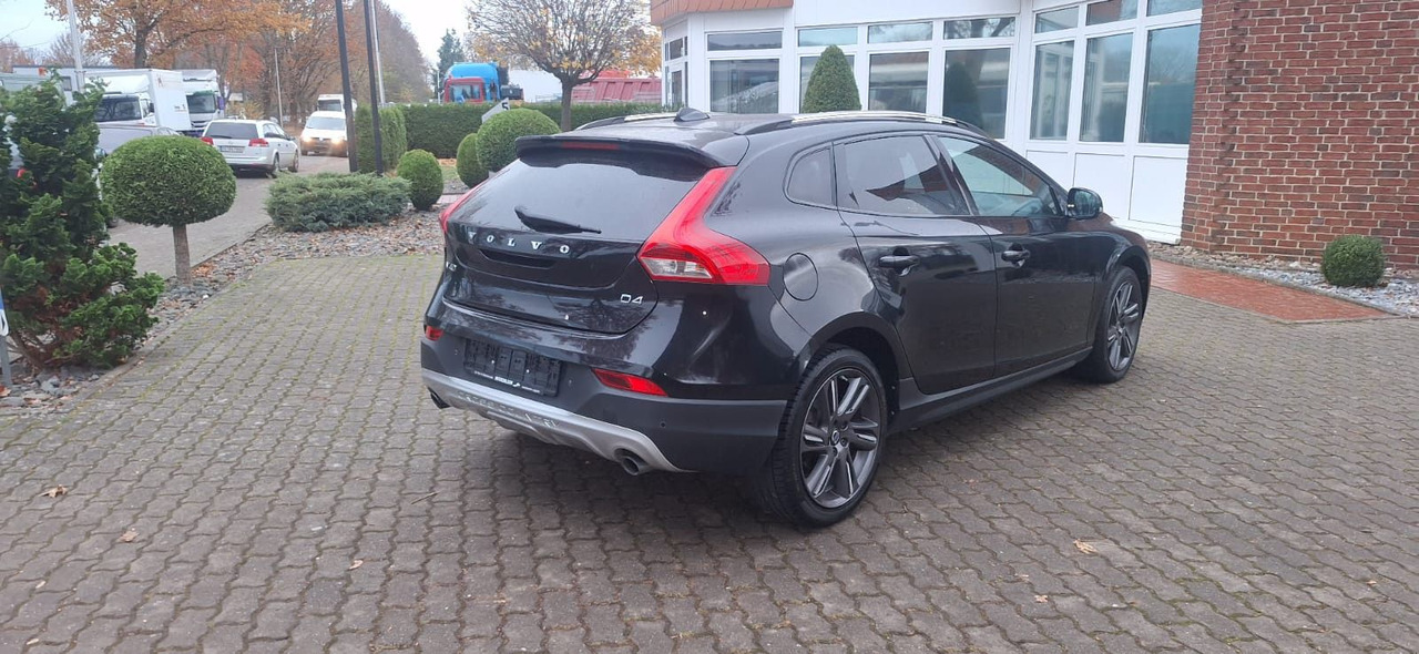 Volvo V40 Cross Country You! - Внедорожник: фото 4 Volvo V40 Cross Country You! - Внедорожник: фото 4