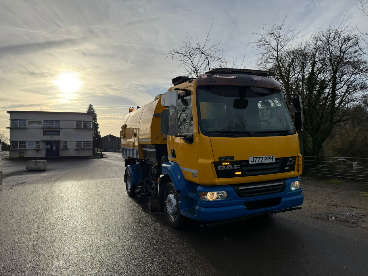 2010 DAF LF 55.220 Road Sweeper - Грузовик бортовой/ Платформа: фото 5 2010 DAF LF 55.220 Road Sweeper - Грузовик бортовой/ Платформа: фото 5