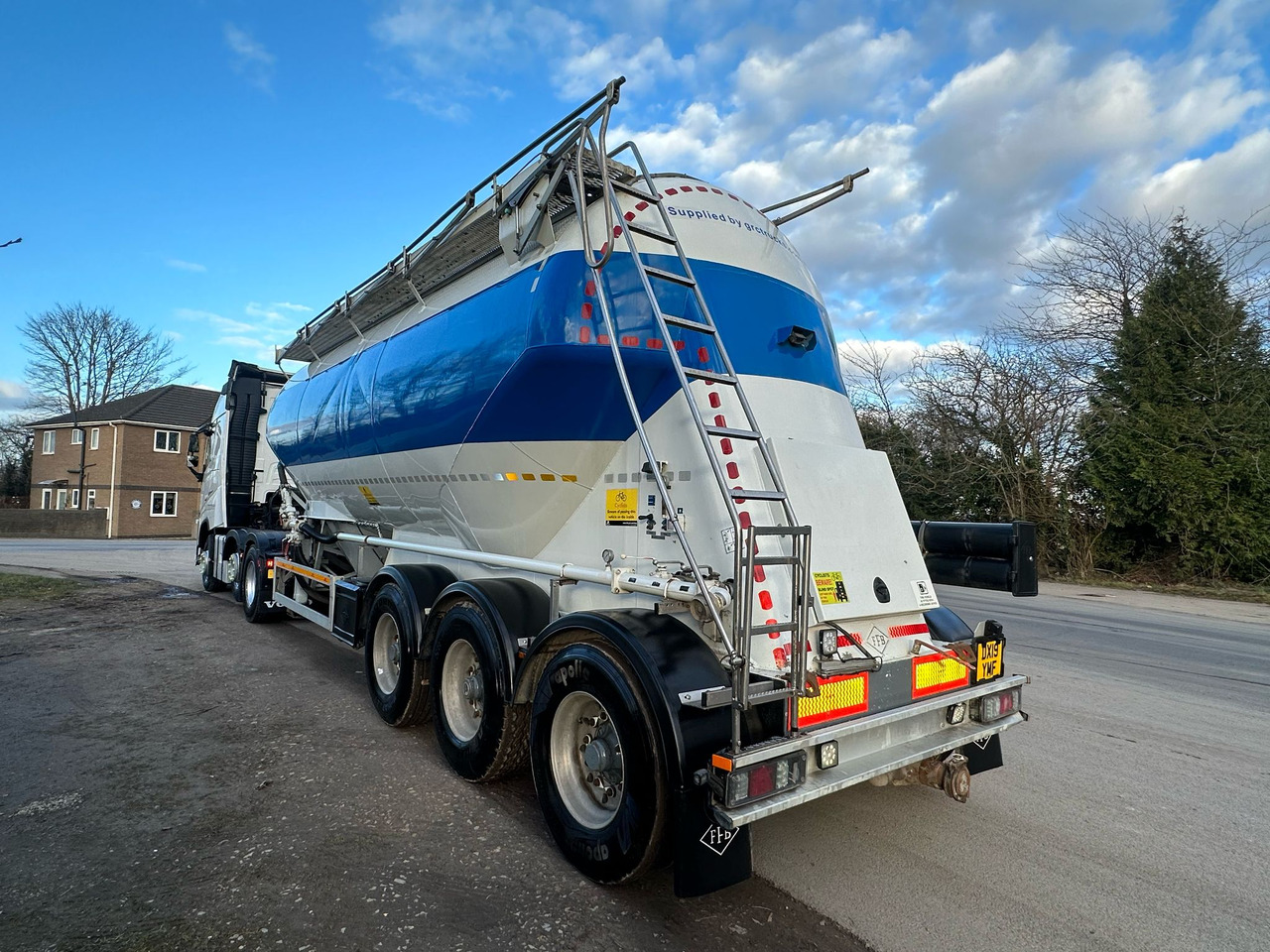 2013 Feldbinder Powder Tanker - Полуприцеп цистерна для сыпучих грузов: фото 4 2013 Feldbinder Powder Tanker - Полуприцеп цистерна для сыпучих грузов: фото 4