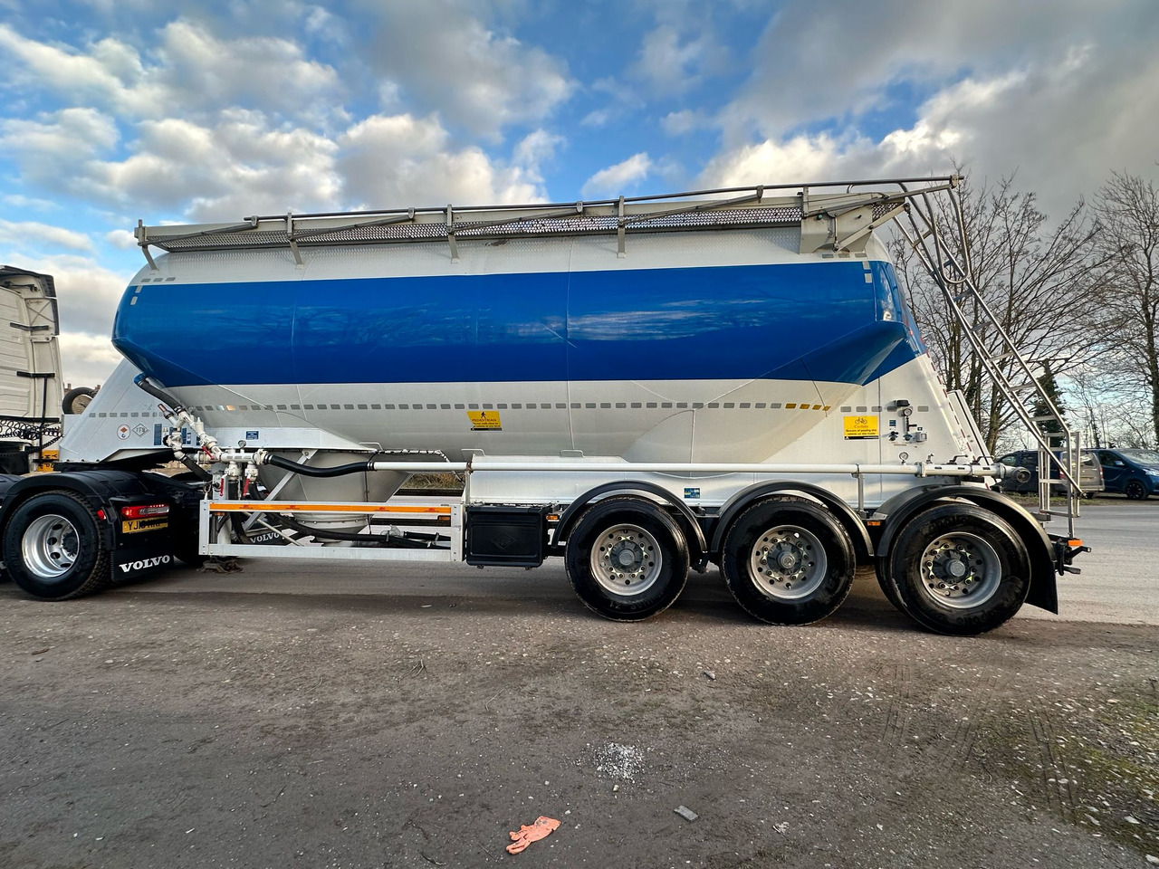 2013 Feldbinder Powder Tanker - Полуприцеп цистерна для сыпучих грузов: фото 2 2013 Feldbinder Powder Tanker - Полуприцеп цистерна для сыпучих грузов: фото 2