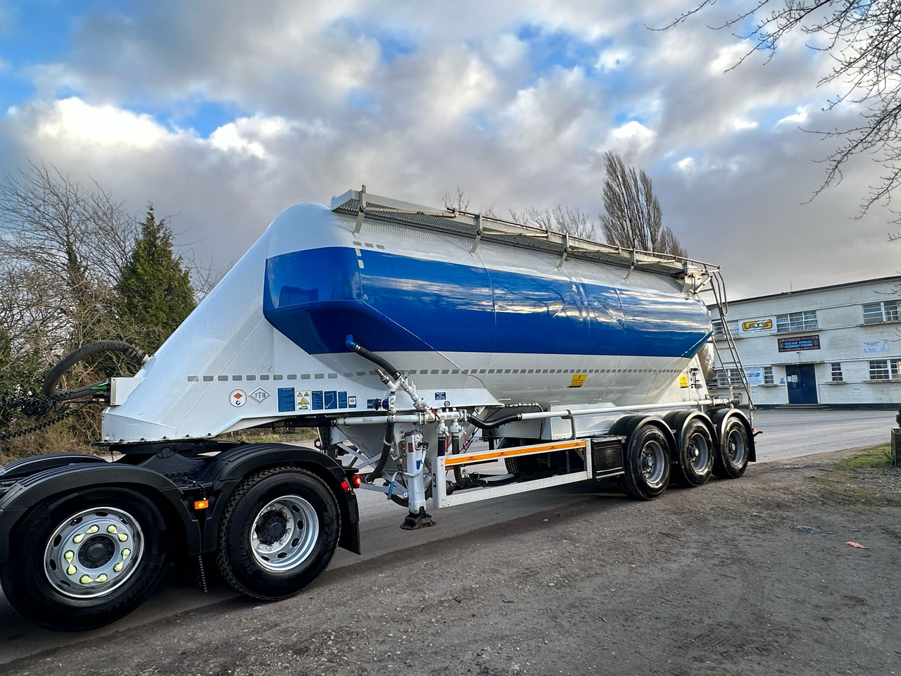 2013 Feldbinder Powder Tanker - Полуприцеп цистерна для сыпучих грузов: фото 1 2013 Feldbinder Powder Tanker - Полуприцеп цистерна для сыпучих грузов: фото 1