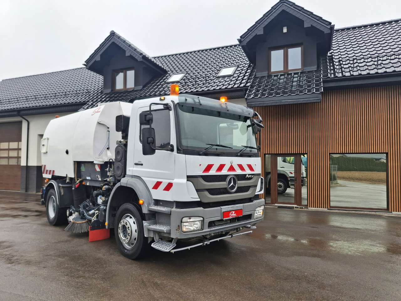 MERCEDES-BENZ Axor 1829 Zamiatarka Kehrmaschine Johnston 2 Motoren Karcher L/R - Подметально-уборочная машина: фото 1 MERCEDES-BENZ Axor 1829 Zamiatarka Kehrmaschine Johnston 2 Motoren Karcher L/R - Подметально-уборочная машина: фото 1