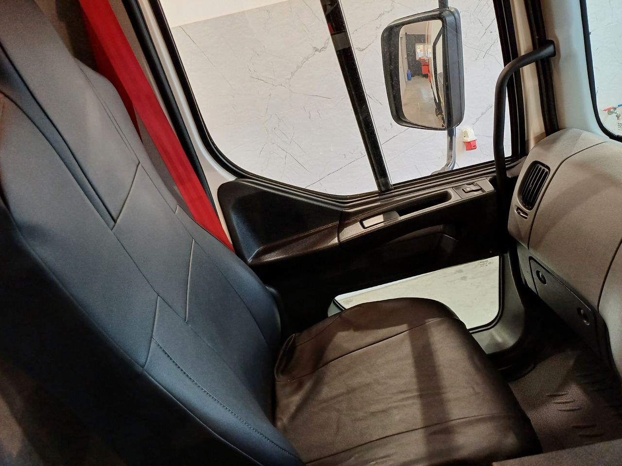 Подметально-уборочная машина RENAULT D12 Zamiatarka Kehrmaschine 2 Motoren SEMAT Zoeller Szczotki L/R Euro 6 PM10 2017r: фото 28