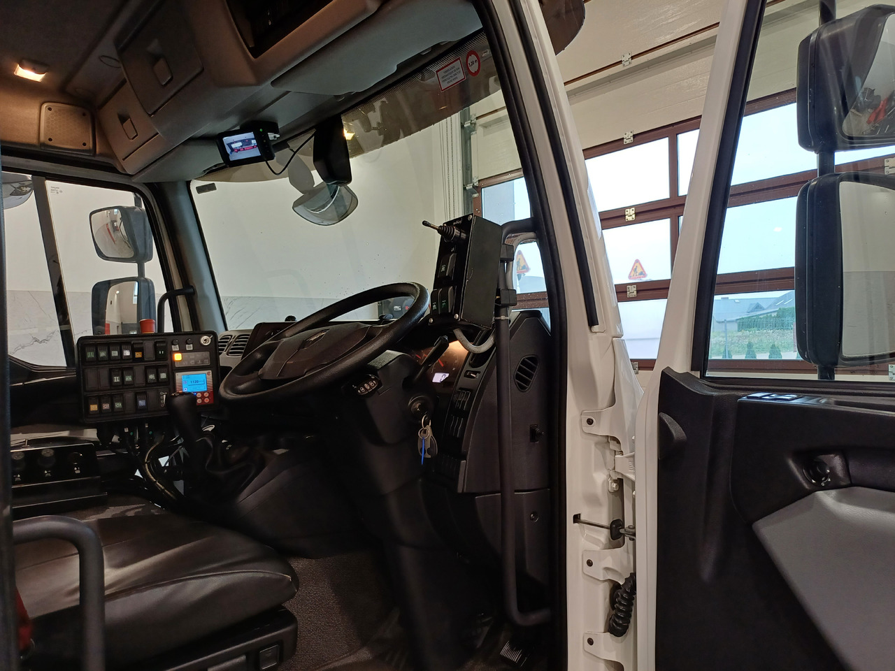 Подметально-уборочная машина RENAULT D12 Zamiatarka Kehrmaschine 2 Motoren SEMAT Zoeller Szczotki L/R Euro 6 PM10 2017r: фото 20