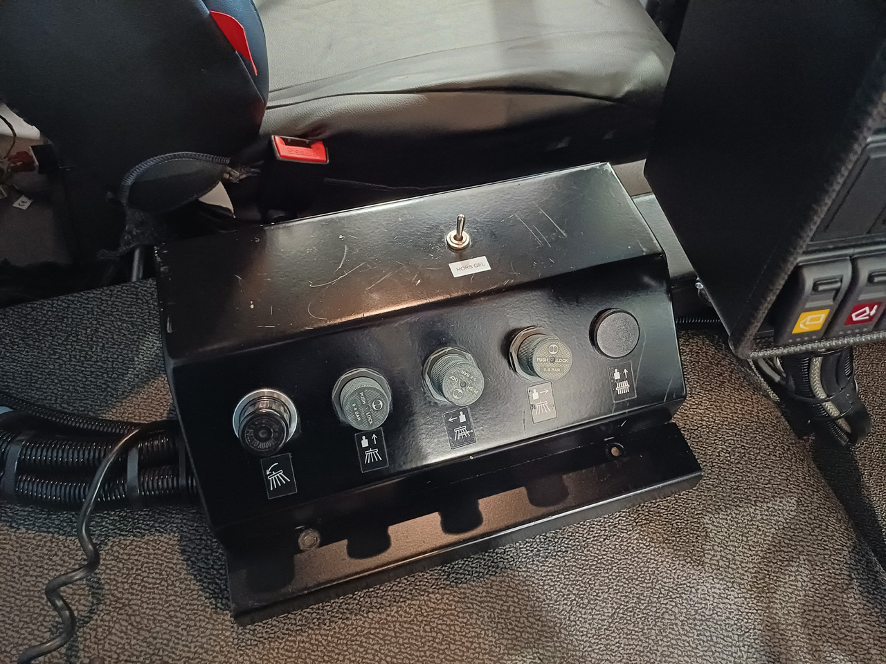 Подметально-уборочная машина RENAULT D12 Zamiatarka Kehrmaschine 2 Motoren SEMAT Zoeller Szczotki L/R Euro 6 PM10 2017r: фото 24