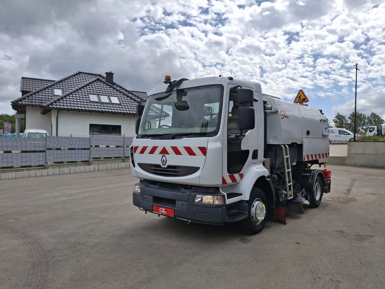 RENAULT Midlum 220 Zamiatarka Johnston VS500 Szczotki L/R Obie Strony Napęd Hydrostatyczny 2012r - Подметально-уборочная машина: фото 3 RENAULT Midlum 220 Zamiatarka Johnston VS500 Szczotki L/R Obie Strony Napęd Hydrostatyczny 2012r - Подметально-уборочная машина: фото 3