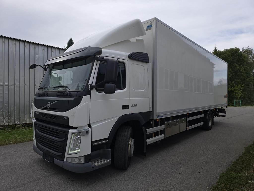 Volvo FM330 4X2 - Грузовик с закрытым кузовом: фото 1 Volvo FM330 4X2 - Грузовик с закрытым кузовом: фото 1