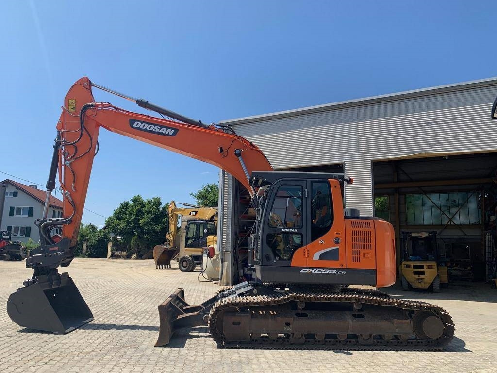 Doosan DX 235 LCR-5 - Гусеничный экскаватор: фото 2 Doosan DX 235 LCR-5 - Гусеничный экскаватор: фото 2
