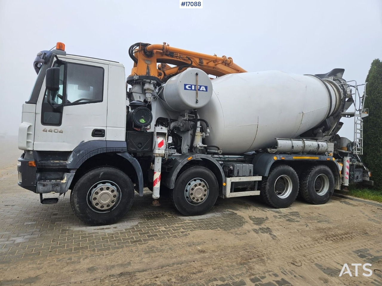 Concrete pump CIFA Magnum MK 28,4 IVECO 8x4 (2006) - Автобетононасос: фото 1 Concrete pump CIFA Magnum MK 28,4 IVECO 8x4 (2006) - Автобетононасос: фото 1