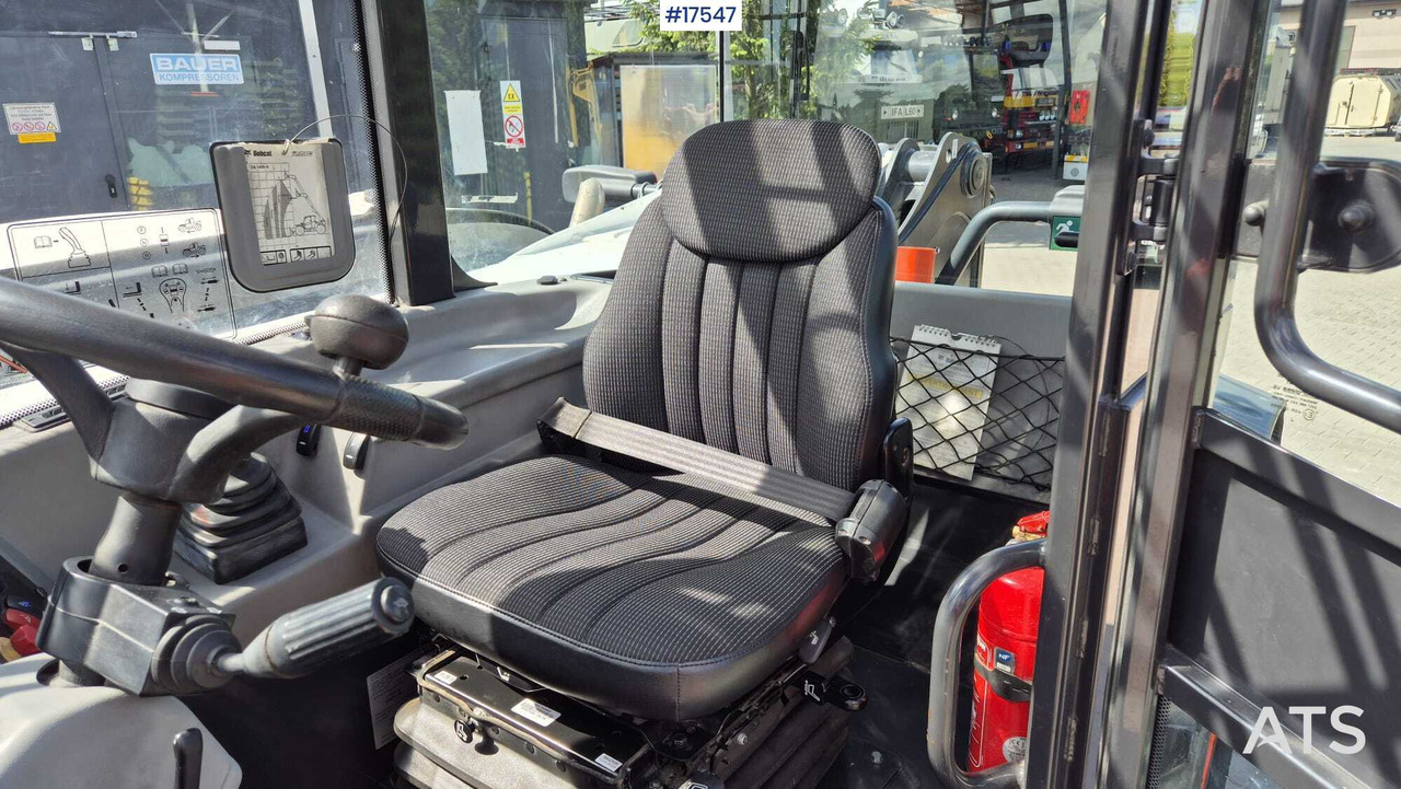 Телескопический погрузчик Telescopic wheel loaders BOBCAT TL35-70 (2018): фото 13 Телескопический погрузчик Telescopic wheel loaders BOBCAT TL35-70 (2018): фото 13