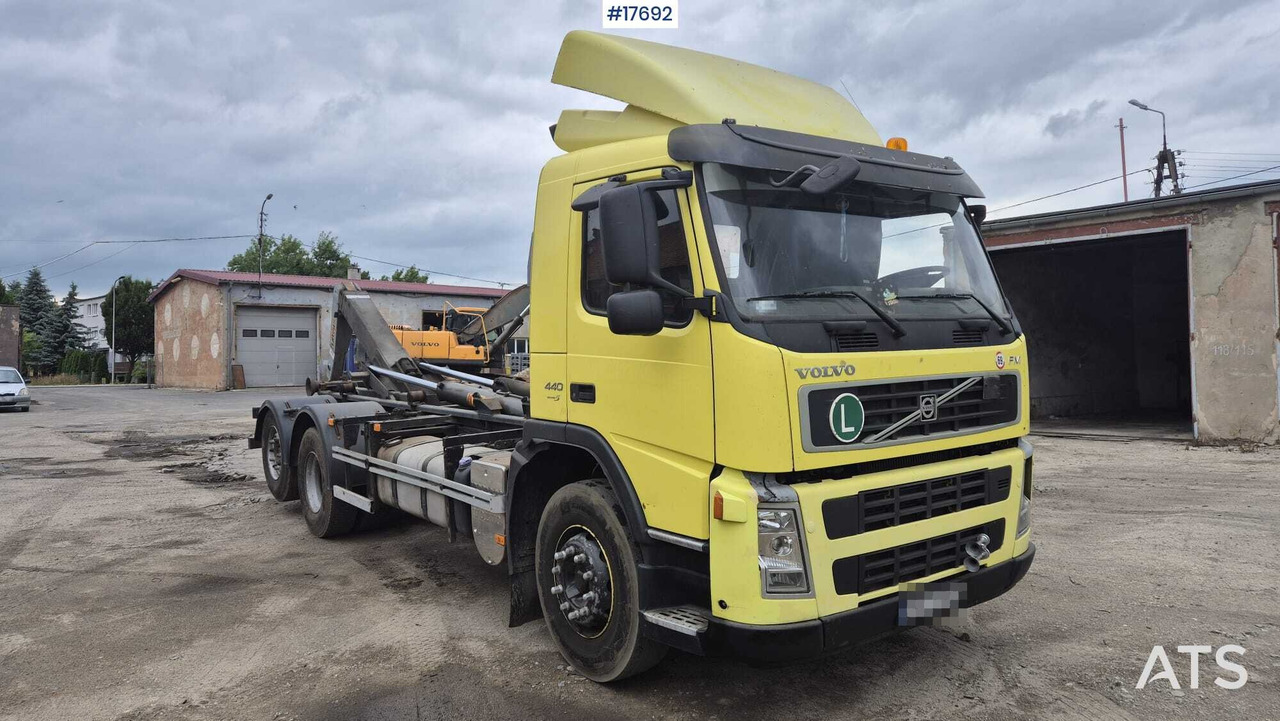 VOLVO FM 440 EURO 5 hooklift (2009) - Крюковой мультилифт: фото 1 VOLVO FM 440 EURO 5 hooklift (2009) - Крюковой мультилифт: фото 1
