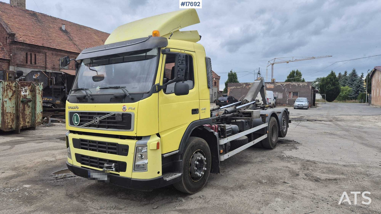 VOLVO FM 440 EURO 5 hooklift (2009) - Крюковой мультилифт: фото 4 VOLVO FM 440 EURO 5 hooklift (2009) - Крюковой мультилифт: фото 4
