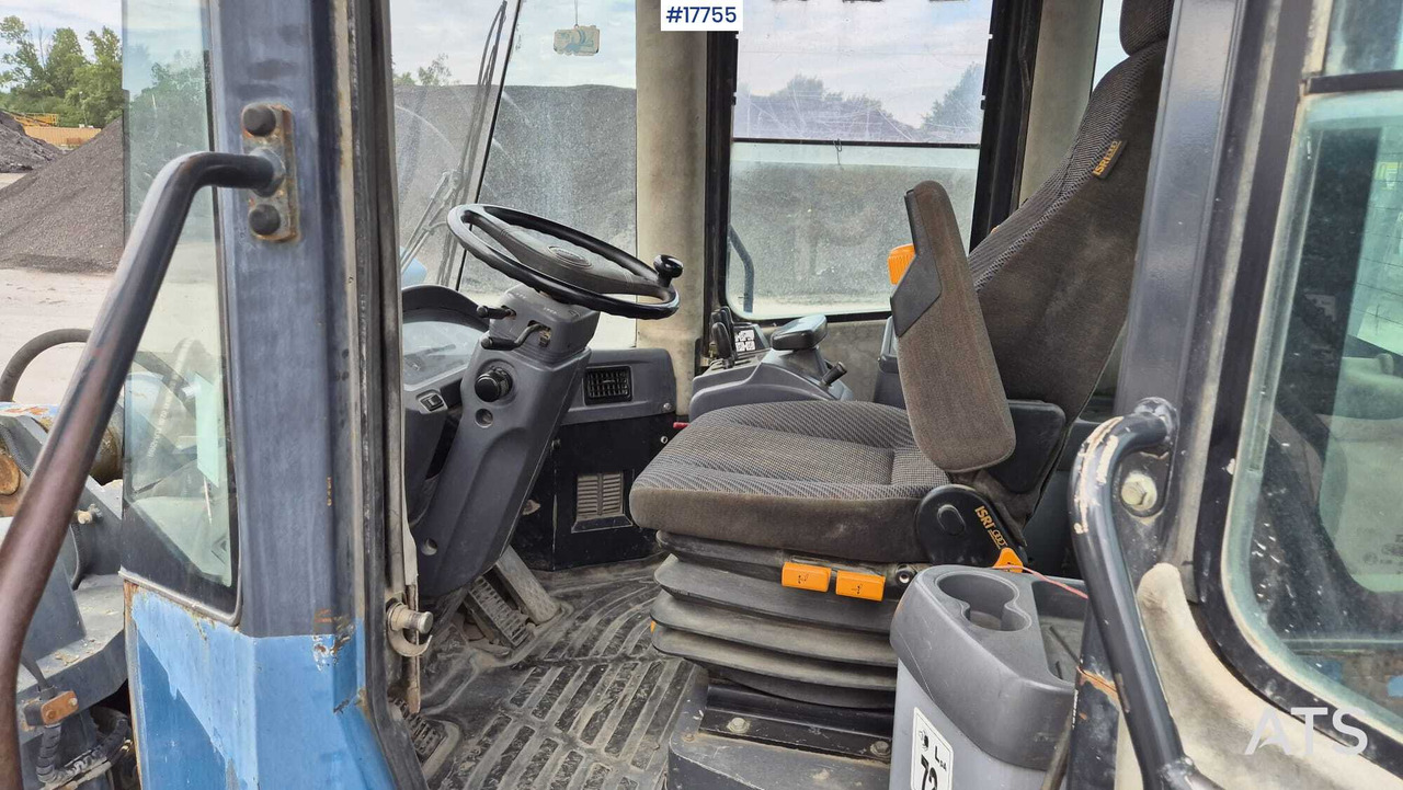 Колёсный погрузчик Wheel loader KOMATSU WA380 5H (2002): фото 17 Колёсный погрузчик Wheel loader KOMATSU WA380 5H (2002): фото 17