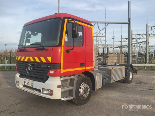 1999 Mercedes-Benz Actros 1835 4x2 Cab and Chassis - Грузовик-шасси: фото 2 1999 Mercedes-Benz Actros 1835 4x2 Cab and Chassis - Грузовик-шасси: фото 2