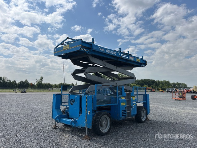 2007 Genie GS-3390 4x4 Diesel Scissor Lift - Ножничный подъемник: фото 2 2007 Genie GS-3390 4x4 Diesel Scissor Lift - Ножничный подъемник: фото 2