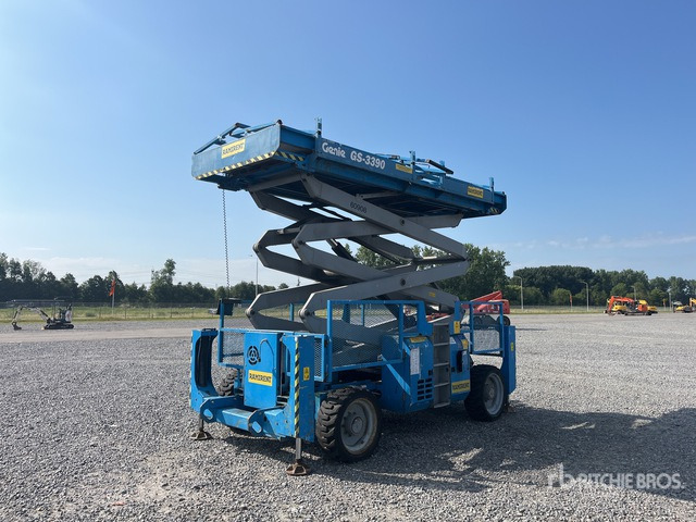 2008 Genie GS-3390 Diesel Scissor Lift - Ножничный подъемник: фото 2 2008 Genie GS-3390 Diesel Scissor Lift - Ножничный подъемник: фото 2