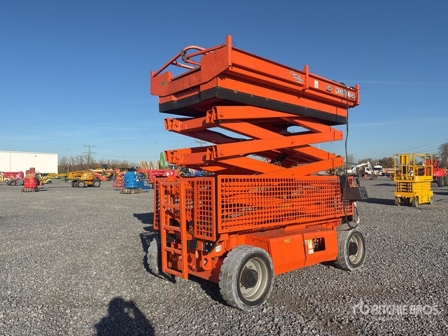 2014 JLG M3369 4x4 Hybrid Diesel-Electric Scissor Lift - Ножничный подъемник: фото 4 2014 JLG M3369 4x4 Hybrid Diesel-Electric Scissor Lift - Ножничный подъемник: фото 4
