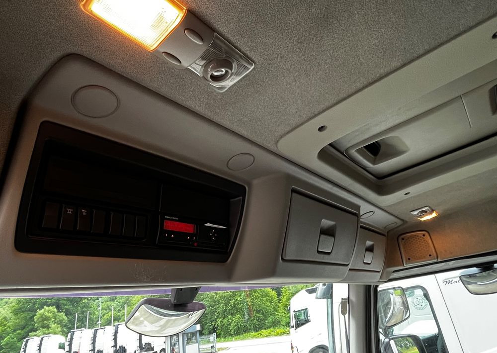 Renault Kerax 380 EEV // Skrzynia Burtowa // HIAB XS166 Hipro + Radio // Zwolnice // // - Грузовик бортовой/ Платформа, Автоманипулятор: фото 4 Renault Kerax 380 EEV // Skrzynia Burtowa // HIAB XS166 Hipro + Radio // Zwolnice // // - Грузовик бортовой/ Платформа, Автоманипулятор: фото 4