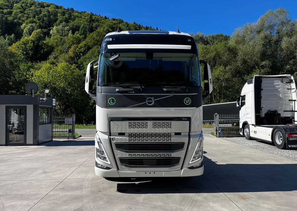 Volvo FH 500 // Zamiana na starszy // EURO 6 // Standard // 2024 Rok // Parkclima // Globe XL // Skóry // Joystick // - Тягач: фото 2 Volvo FH 500 // Zamiana na starszy // EURO 6 // Standard // 2024 Rok // Parkclima // Globe XL // Skóry // Joystick // - Тягач: фото 2