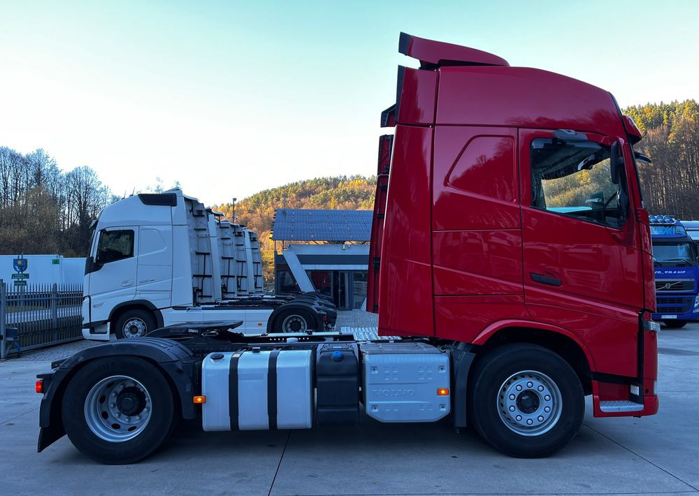 Volvo FH // Standard // 2018 // Duże zbiorniki // Klima postojowa // Radary // Idealny ! - Тягач: фото 4 Volvo FH // Standard // 2018 // Duże zbiorniki // Klima postojowa // Radary // Idealny ! - Тягач: фото 4