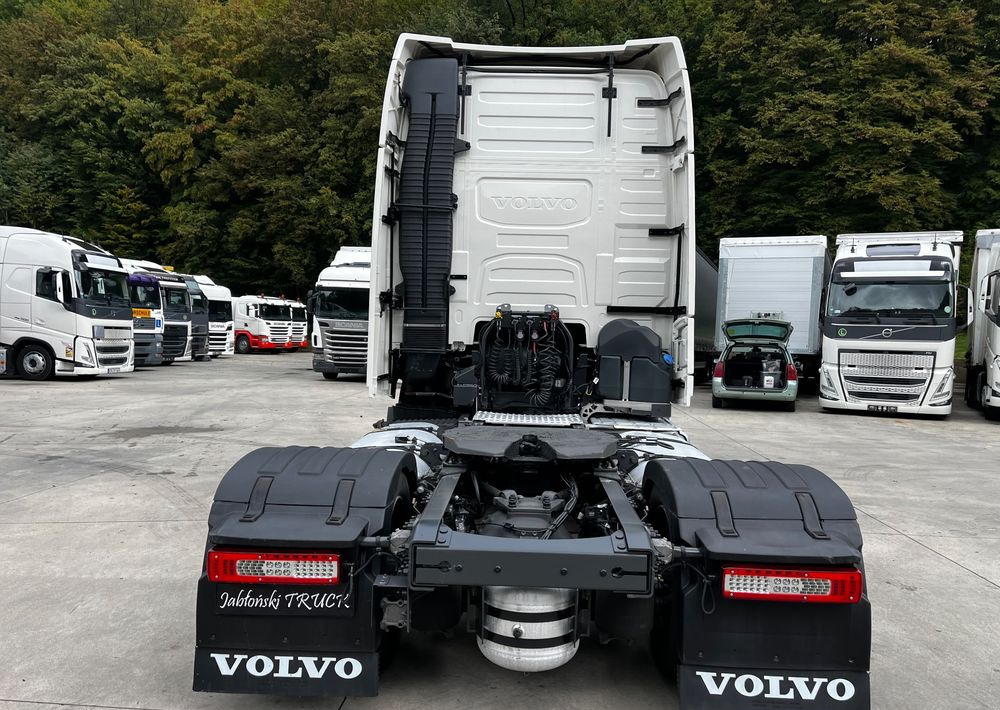Volvo FH500 // Zamiana na starszy //New Face // Low Deck // Full Led // ACC // Globe XL // ParkClima // Zamiana za starszy - Тягач: фото 4 Volvo FH500 // Zamiana na starszy //New Face // Low Deck // Full Led // ACC // Globe XL // ParkClima // Zamiana za starszy - Тягач: фото 4