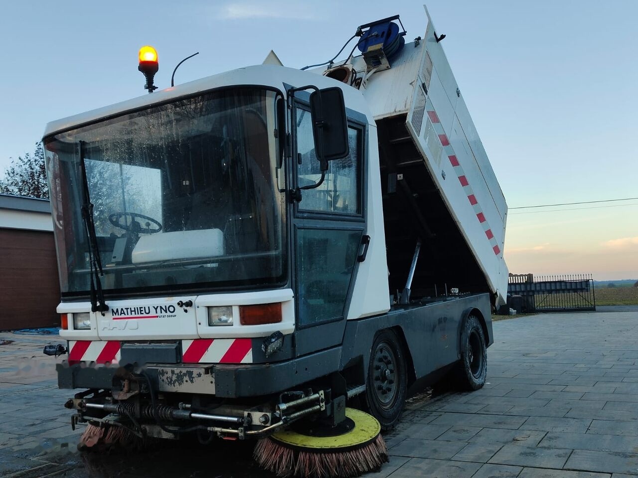 Mathieu Yno Ravo C 540 NA CZĘŚCI - Подметально-уборочная машина: фото 3 Mathieu Yno Ravo C 540 NA CZĘŚCI - Подметально-уборочная машина: фото 3