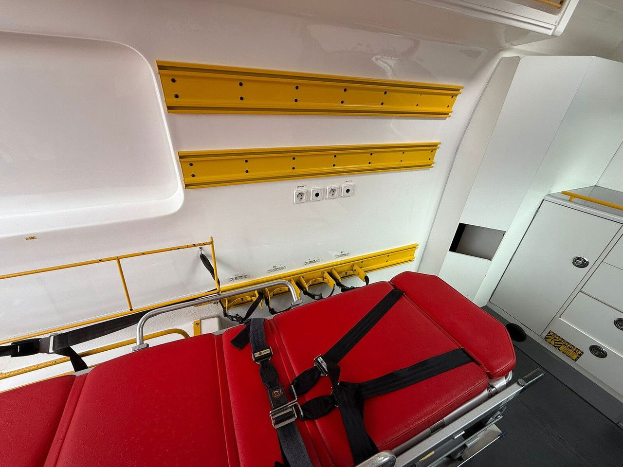 Машина скорой помощи Renault Master 2016 Rok Ambulans Karetka Pogotowie: фото 18