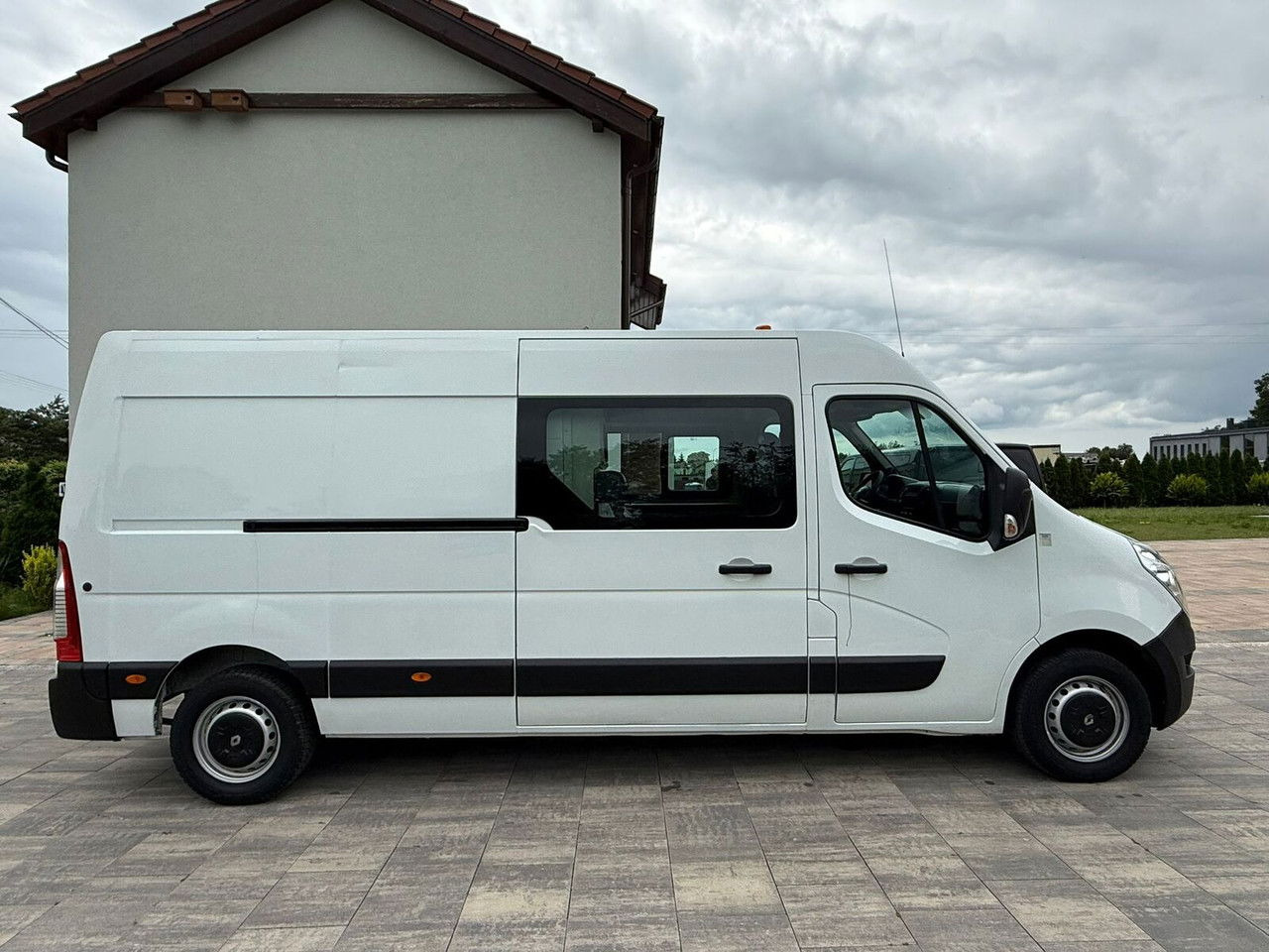 Renault Master L3H2 - Цельнометаллический фургон, Грузопассажирский фургон: фото 4 Renault Master L3H2 - Цельнометаллический фургон, Грузопассажирский фургон: фото 4