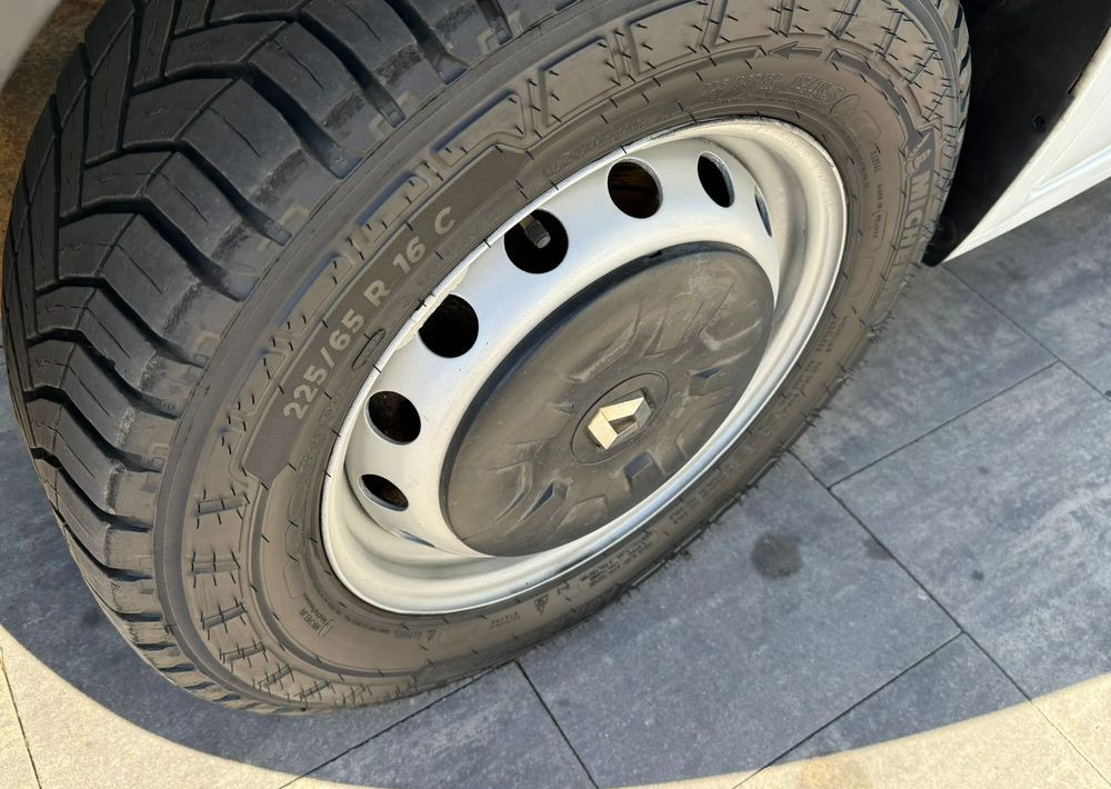 Грузопассажирский фургон Renault Master: фото 11