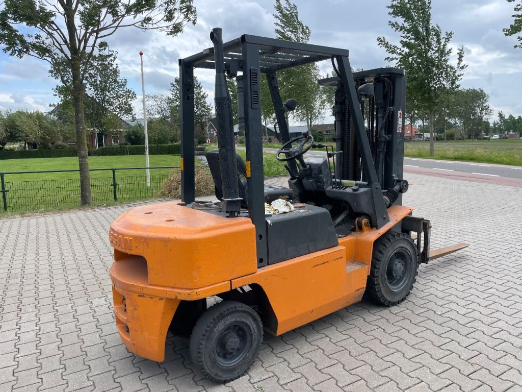 Nissan FJ02A25U 2.5 ton diesel triplo freelift heftruck - Вилочный погрузчик: фото 3 Nissan FJ02A25U 2.5 ton diesel triplo freelift heftruck - Вилочный погрузчик: фото 3