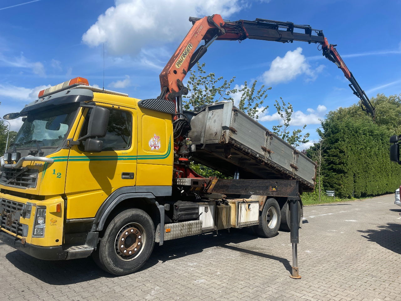Самосвал, Автоманипулятор Volvo FM 12.380 .380 with Palfinger PK27000 with jib and tipper box: фото 6