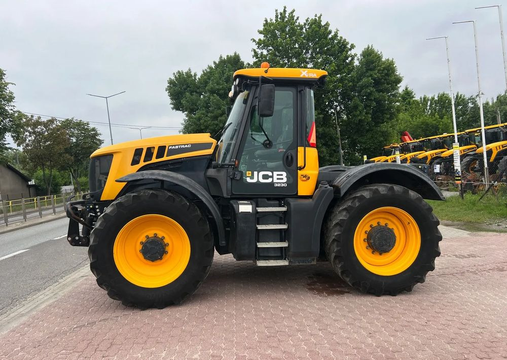 JCB Fastrac 3230 Xtra - Трактор: фото 2 JCB Fastrac 3230 Xtra - Трактор: фото 2